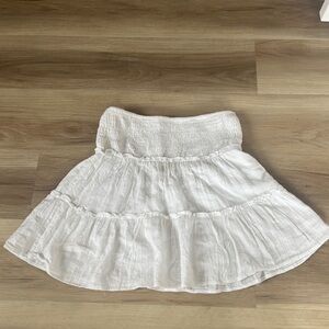 White flowy skirt